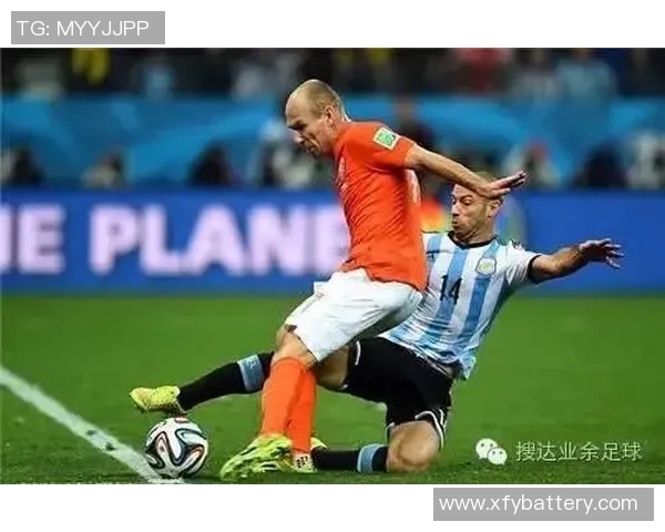 世界本日本足球队教练的执教理念与战术分析探讨